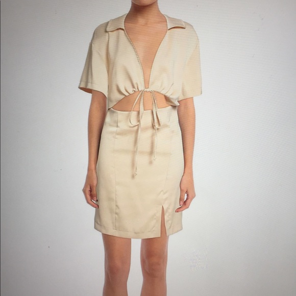 Vanessa Scott open front dress. - Picture 2 of 4